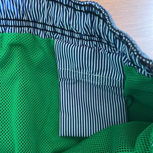 Tommy Hilfiger Black Mesh Interior Pocketed Mens Swim Trunks - Picture 8 of 8